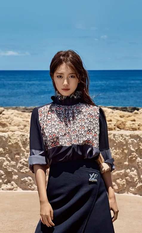 沙滩清纯女神高清手机背景图片