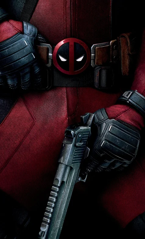 拿着手枪的帅气超级英雄