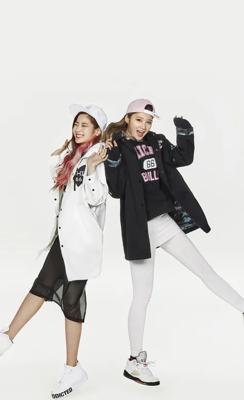 时尚街头装模特手机图片