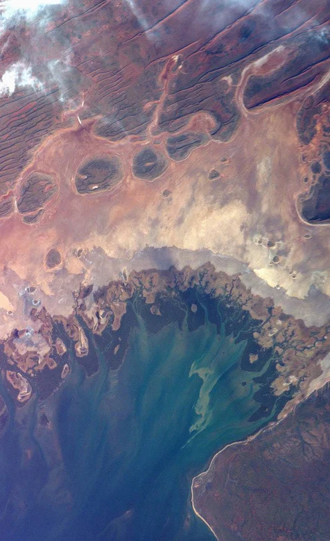 卫星拍摄的地球海滩高清壁纸