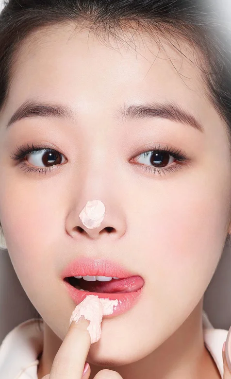 吃蛋糕的美女头像壁纸