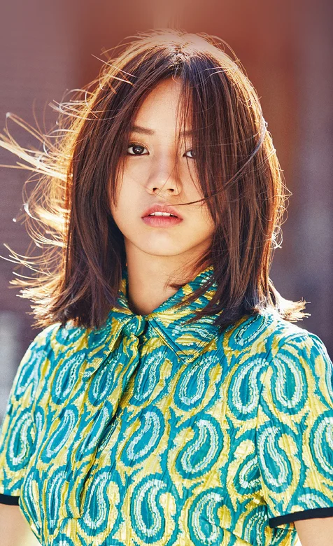 清纯的亚洲女模特街头写真手机壁纸