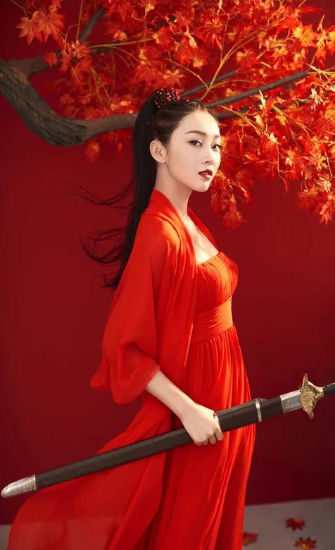 红衣古装美女宣璐手持宝剑高清壁纸