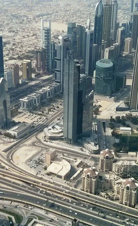 沙漠绿洲迪拜城市航拍风景手机壁纸