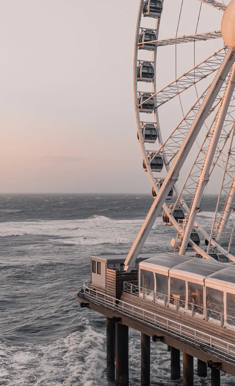 海边巨大的摩天轮唯美清新手机壁纸