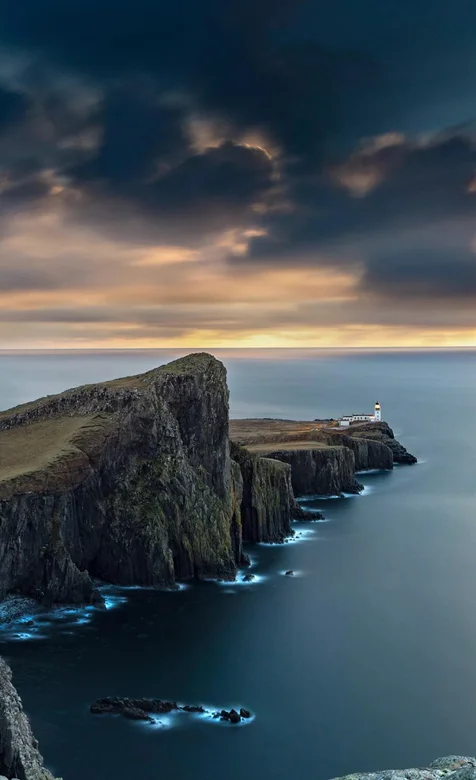黄昏大海边的悬崖唯美手机背景