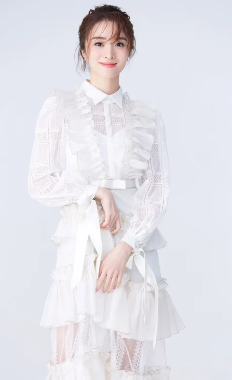 明星胡冰卿白裙近照手机壁纸