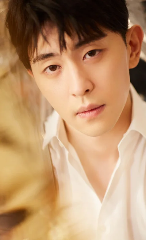 国内明星帅哥邓伦个人手机壁纸