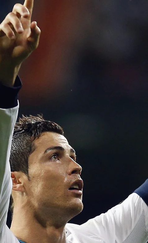 皇马前锋C罗球场风采高清手机壁纸