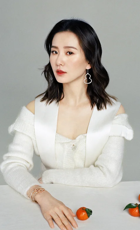 美女明星刘诗诗端庄白礼服写真手机壁纸