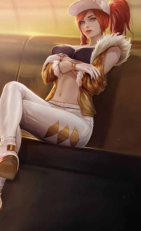 坐在沙发的戴鸭舌帽的性感时尚动漫美女手机壁纸