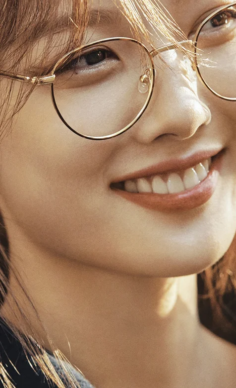 戴眼镜清纯斯文的美女肖像手机壁纸