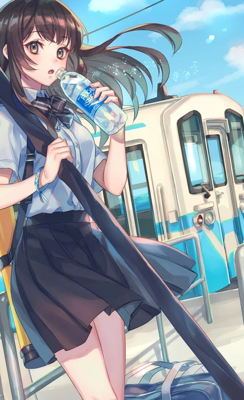 在车站喝着矿泉水等公交车的动漫学生妹