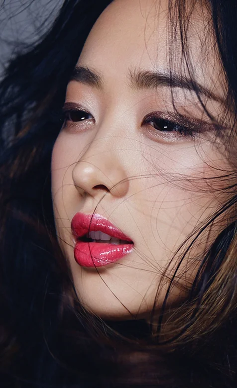 长发飘飘的亚洲美女手机壁纸