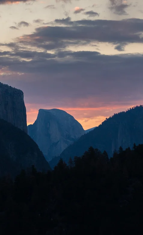 山中落日的唯美大自然奇观高清手机壁纸