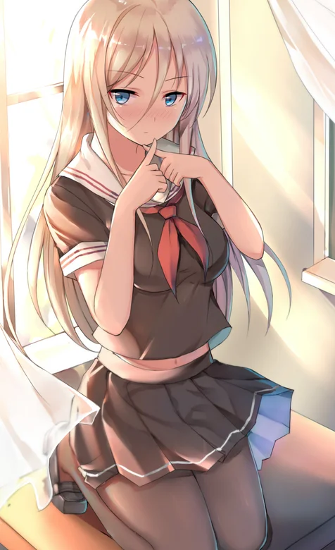 性感学生服，跪在地上的动漫白发学生妹