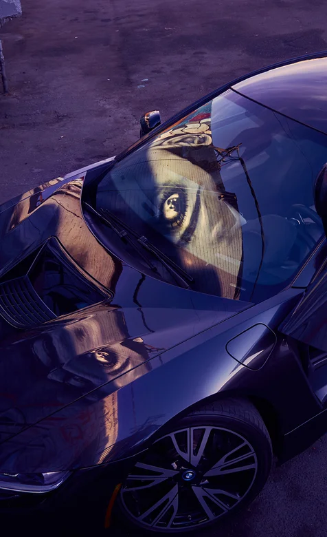 崭新车身反光的宝马I8跑车手机壁纸