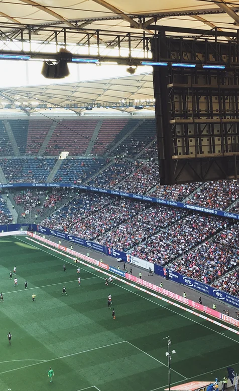 足球比赛现场，高清的足球场手机壁纸