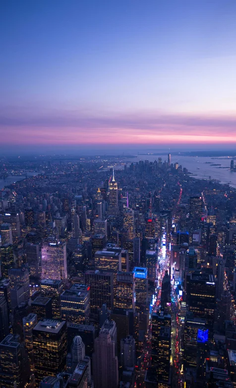 高空航拍繁华的海滨城市夜景灯光高清手机壁纸