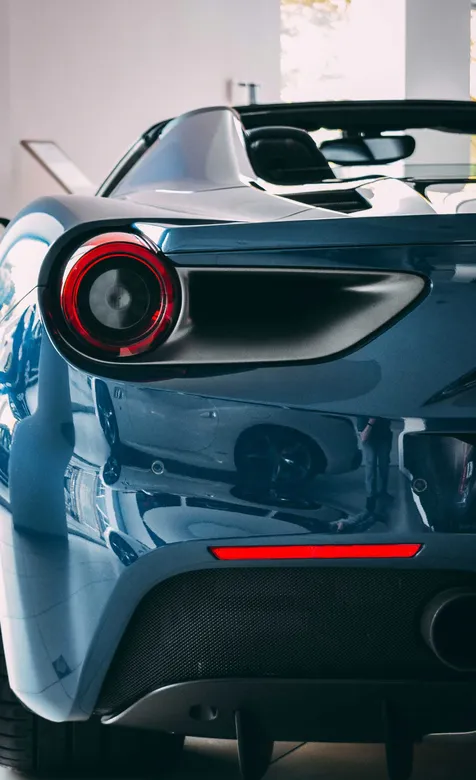 蓝色低趴跑车的科技尾灯摄影高清手机壁纸