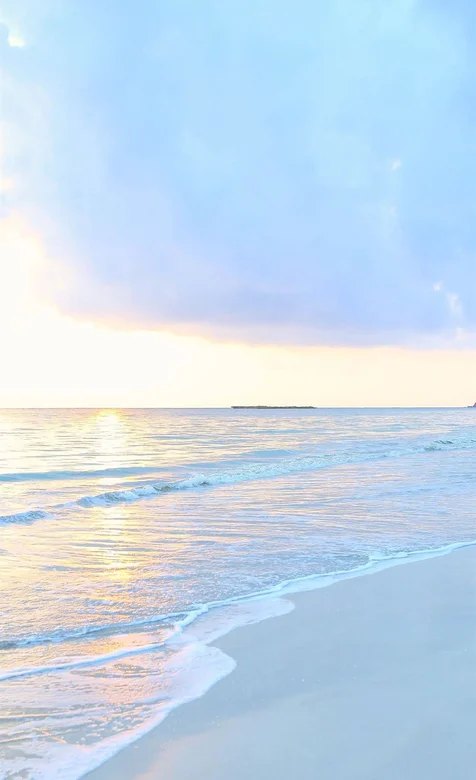 非常干净的海边沙滩唯美风景