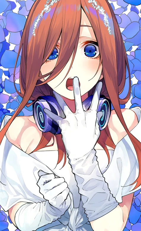 表情可爱戴着耳机的动漫大眼美女