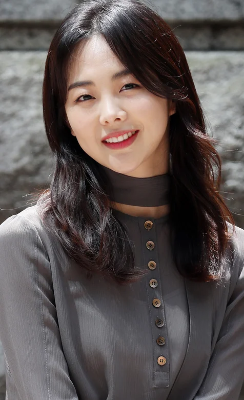 清纯看着很自然的韩国美女手机壁纸下载