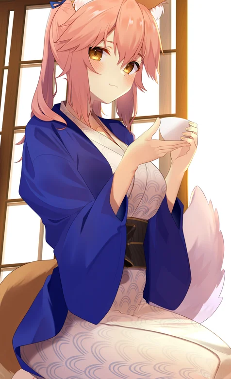 盘坐在榻榻米上喝茶的和服动漫美女