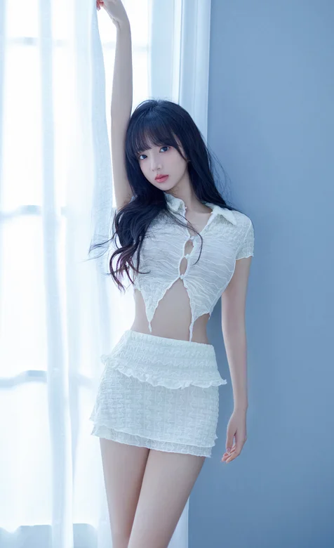 肤白貌美，白裙大长腿，极品身材美女私房写真手机壁纸