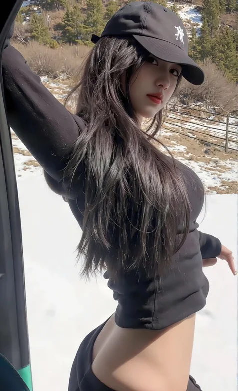 戴着帽子，丰满，蛮腰，好看的美女户外侧颜手机壁纸照片