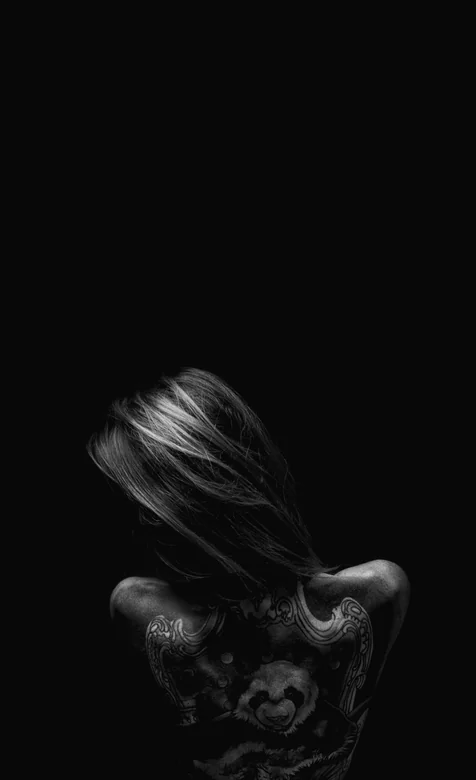 裸体翘臀美女背影手机图片