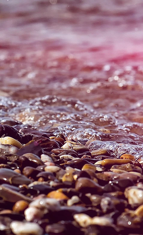海滩鹅卵石海浪·唯美写实·海边碎石浪花壁纸